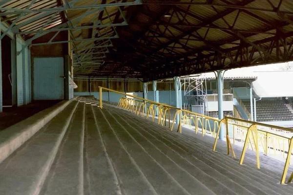 Cold Blow Lane End 